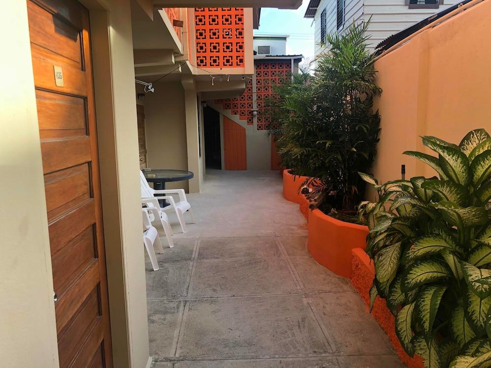 The Bakadeer Inn مدينة بليز المظهر الخارجي الصورة
